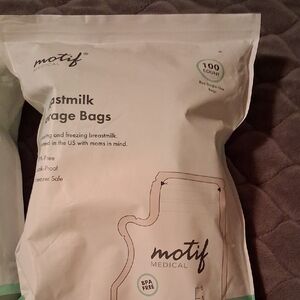 Motif Medical Breastmilk Storage Bags - White